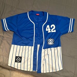 Men’s size Large baseball Jersey